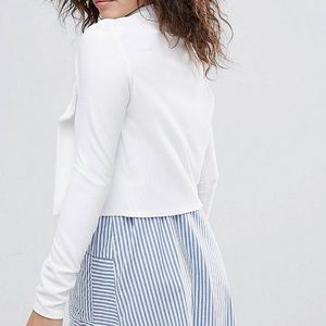 Lasula Cropped Blazer